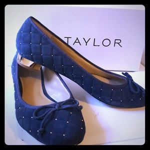 Ann Taylor short heel size 7.5